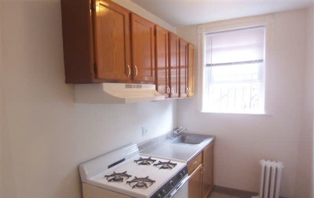 5202 Webster St. – photo 3