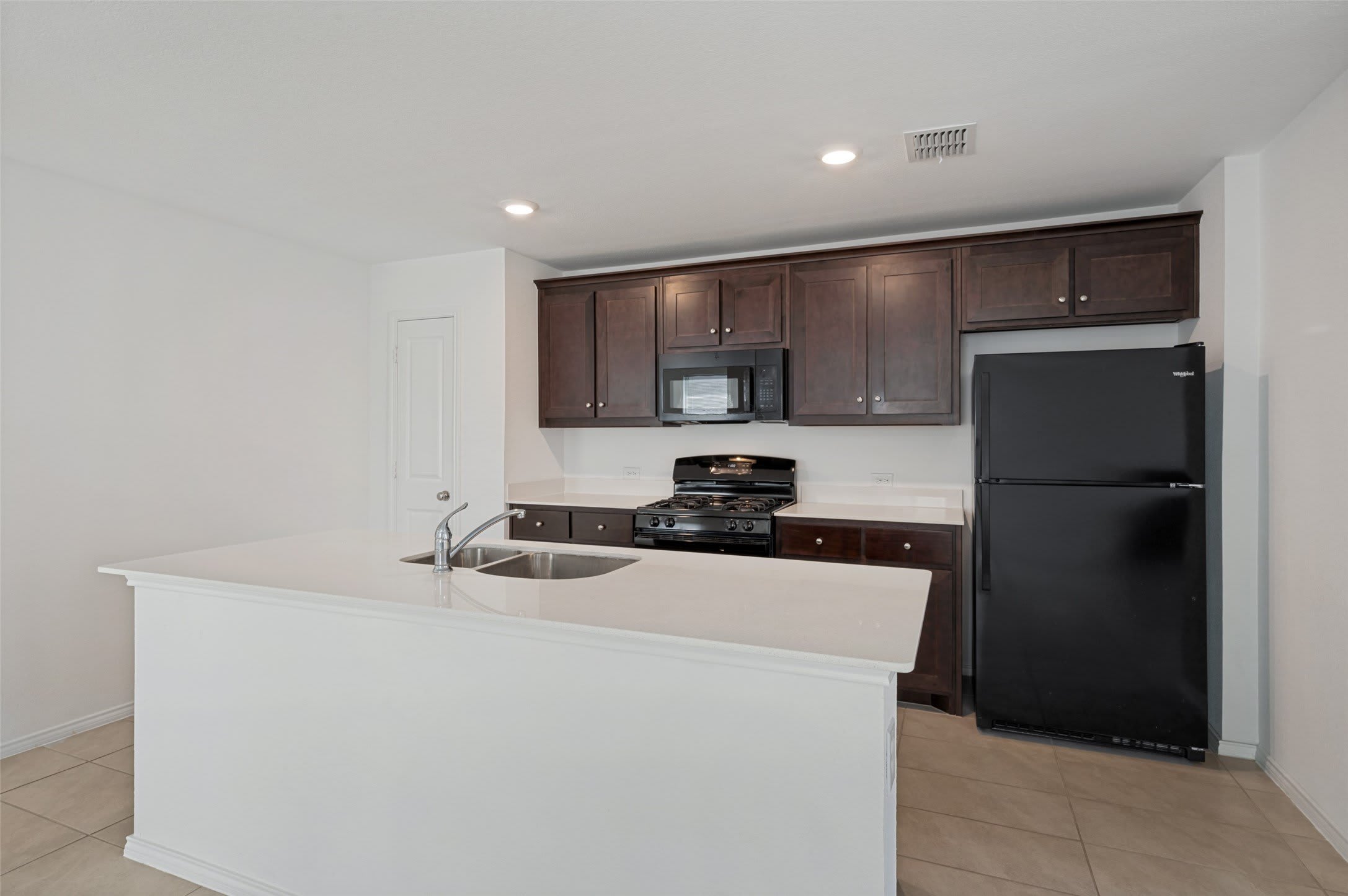 14045 Ilderton Street – photo 5