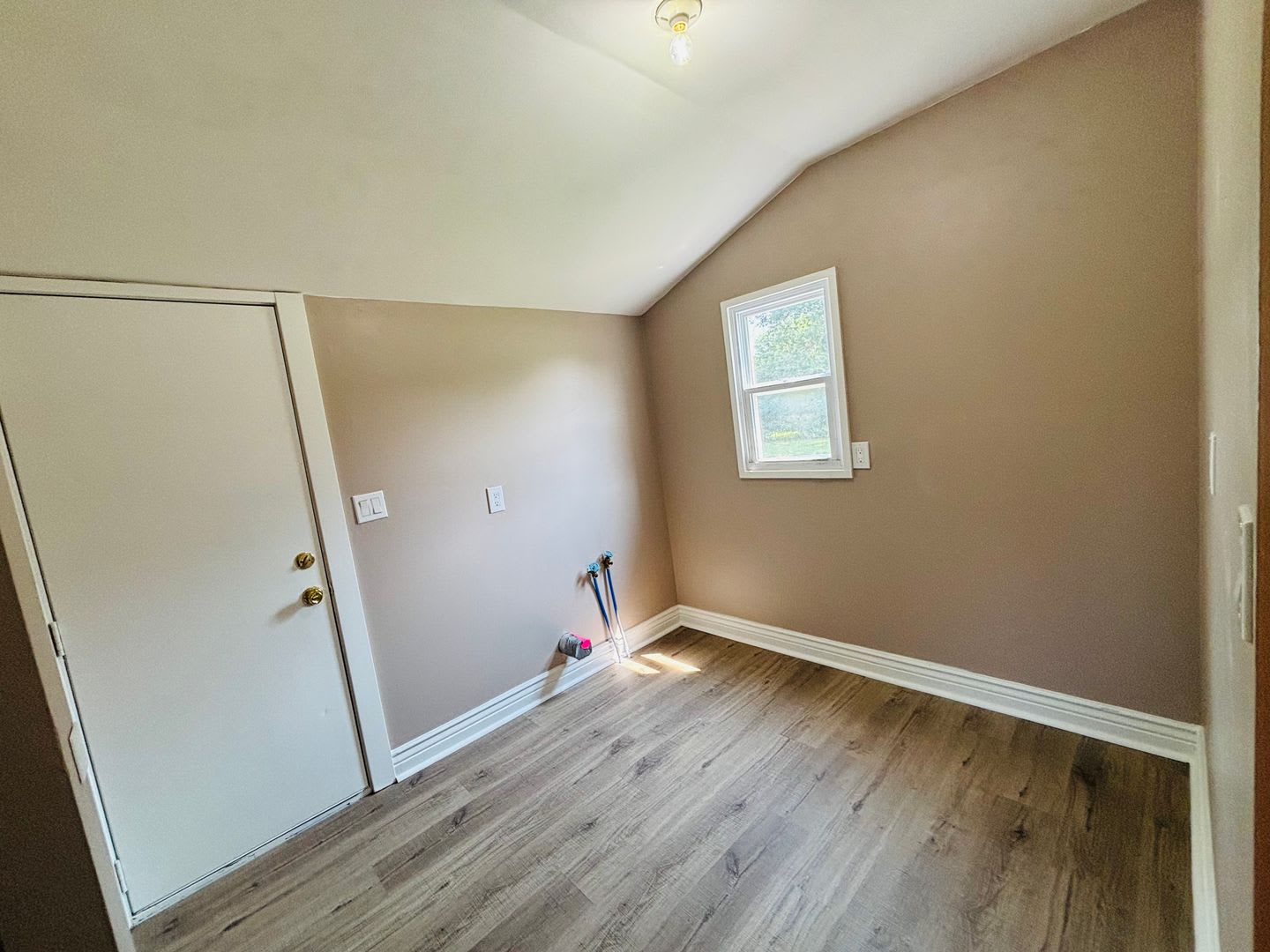 Cute Newly Upgraded 1 Bedroom Home In Derby With Spacious Yard – photo 5