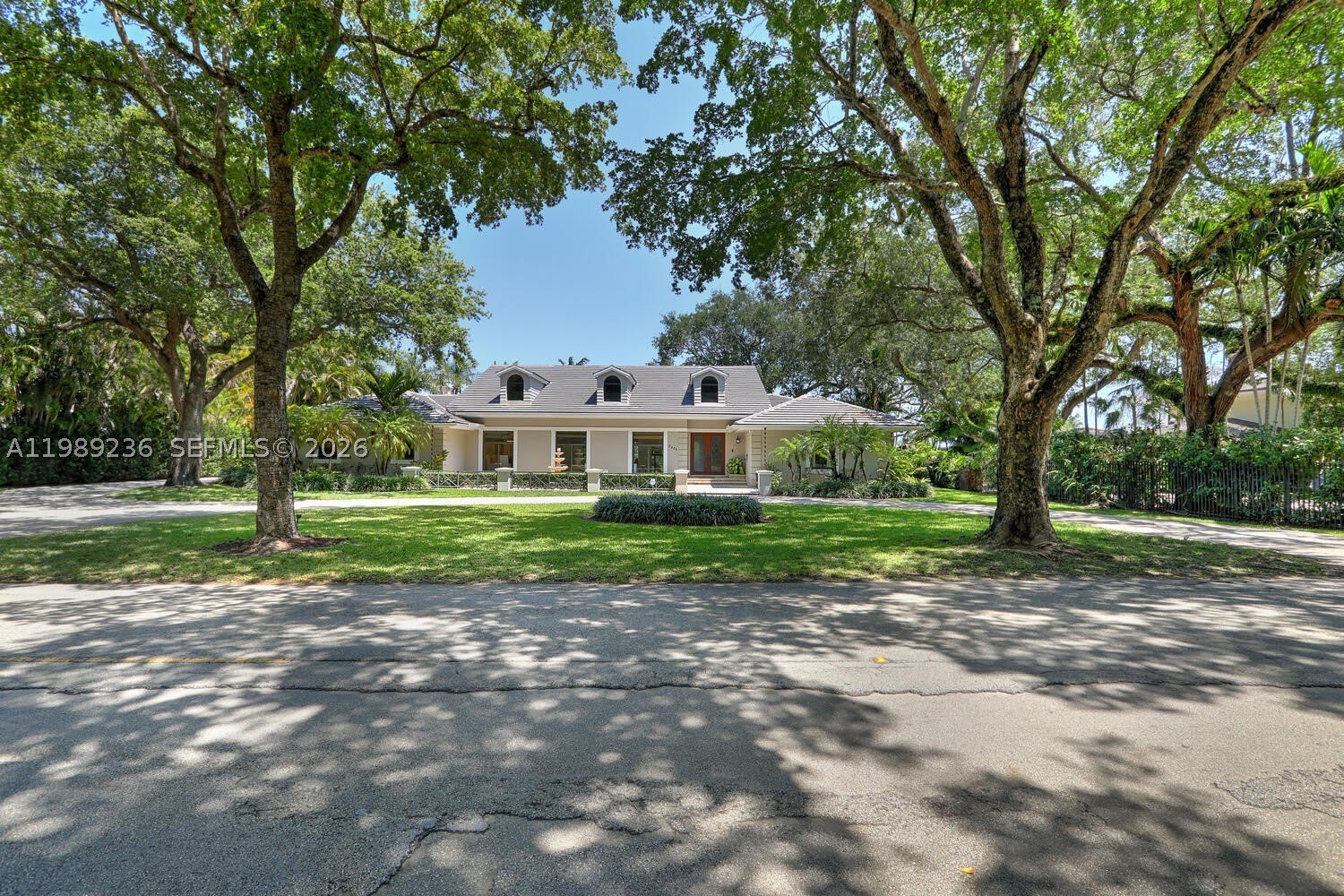 3425 Alhambra Cir – photo 4