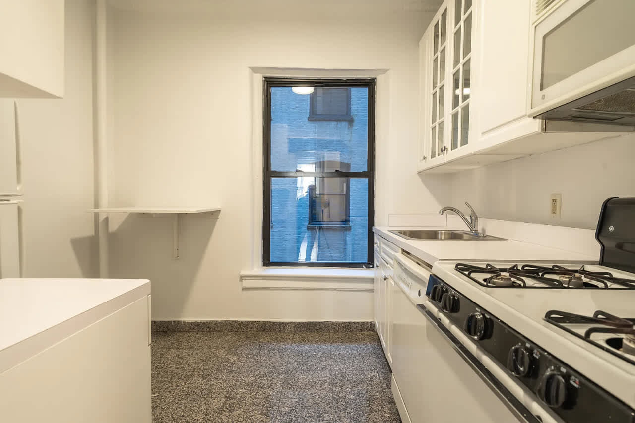 147 E 27th St Apt VCX43HBW – photo 2