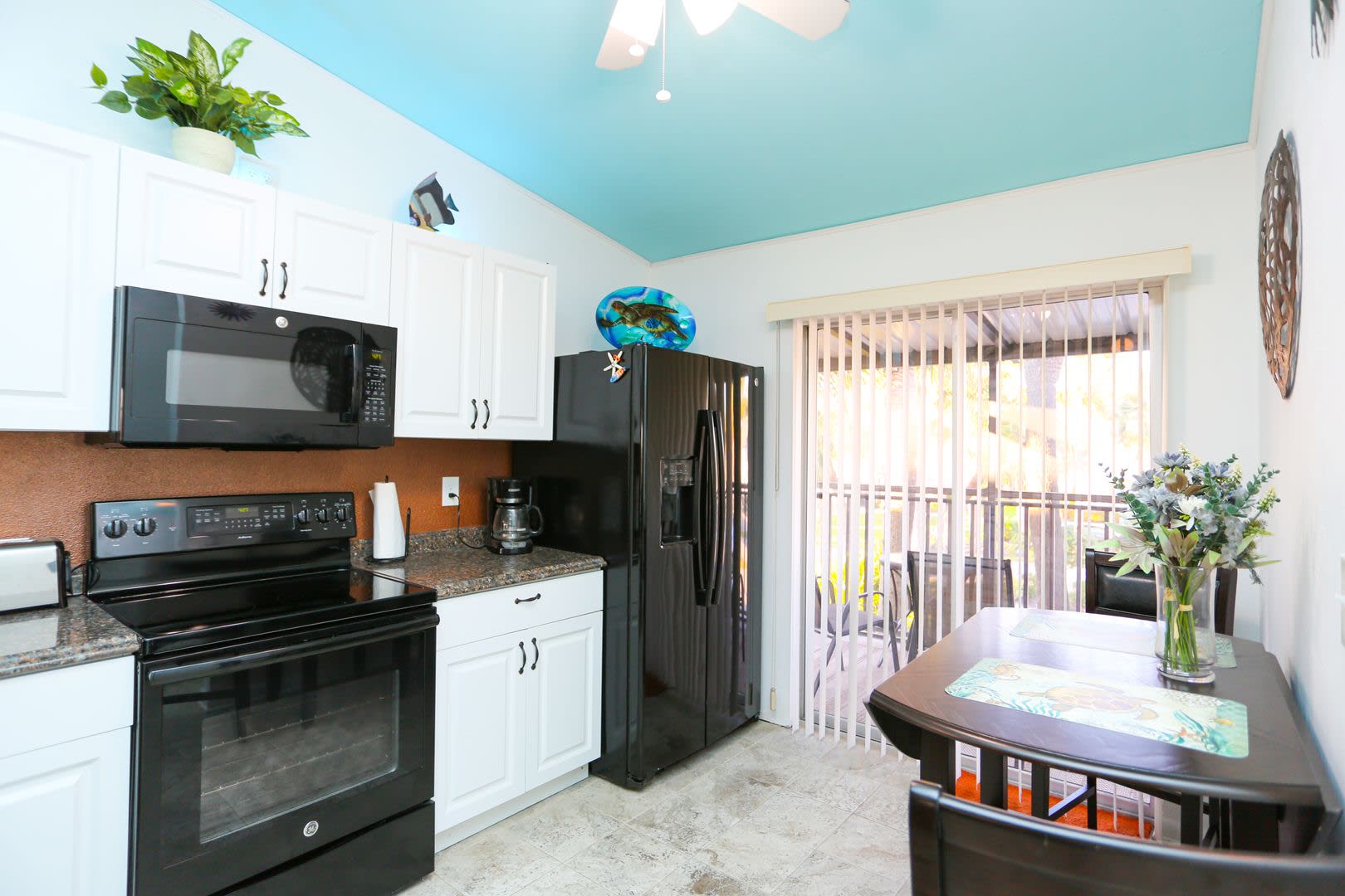 Seasonal Property – photo 2