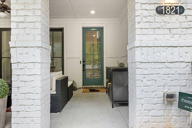 1821 La Dawn Lane Northwest – photo 2
