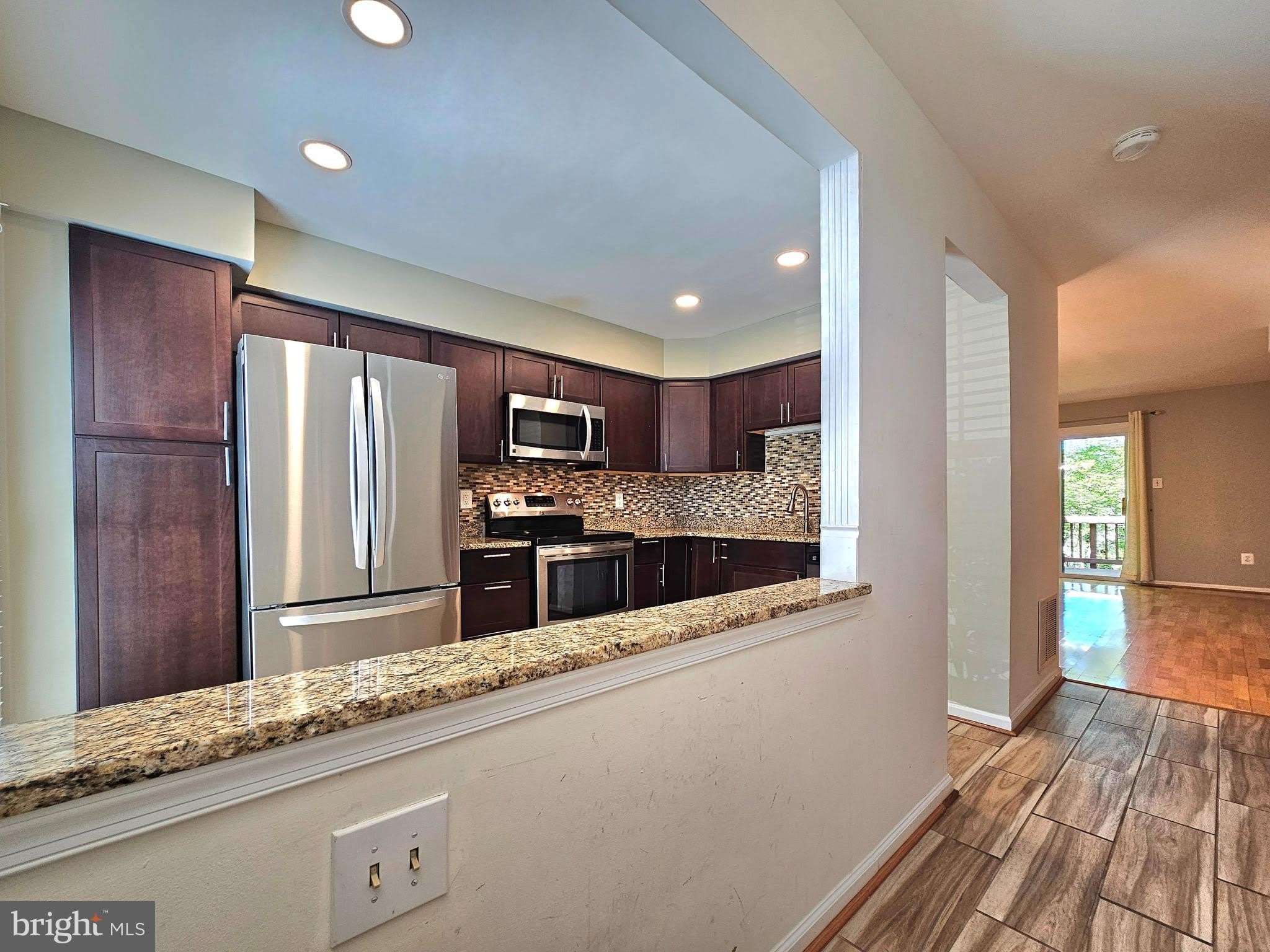 7664 NORTHERN OAKS Court – photo 3