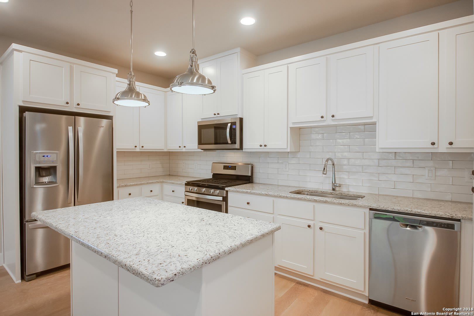 140 CLAREMONT AVE – photo 5