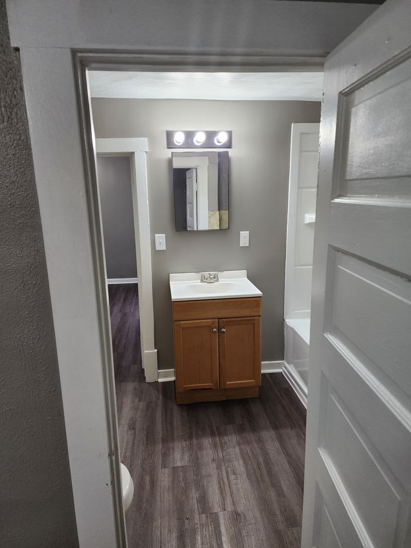 Two unit duplex – photo 3