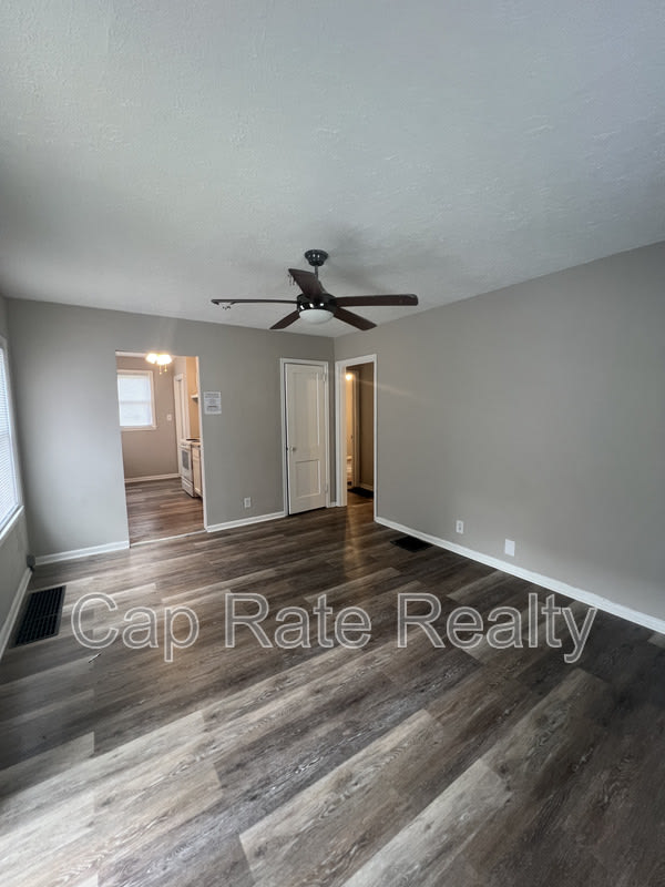2769 Mcguffey Rd – photo 4