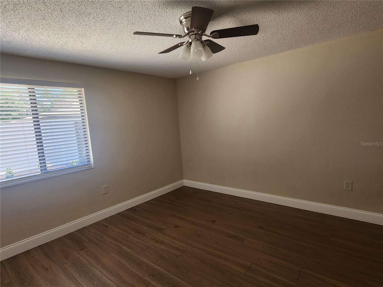 209 CORKWOOD LN – photo 5