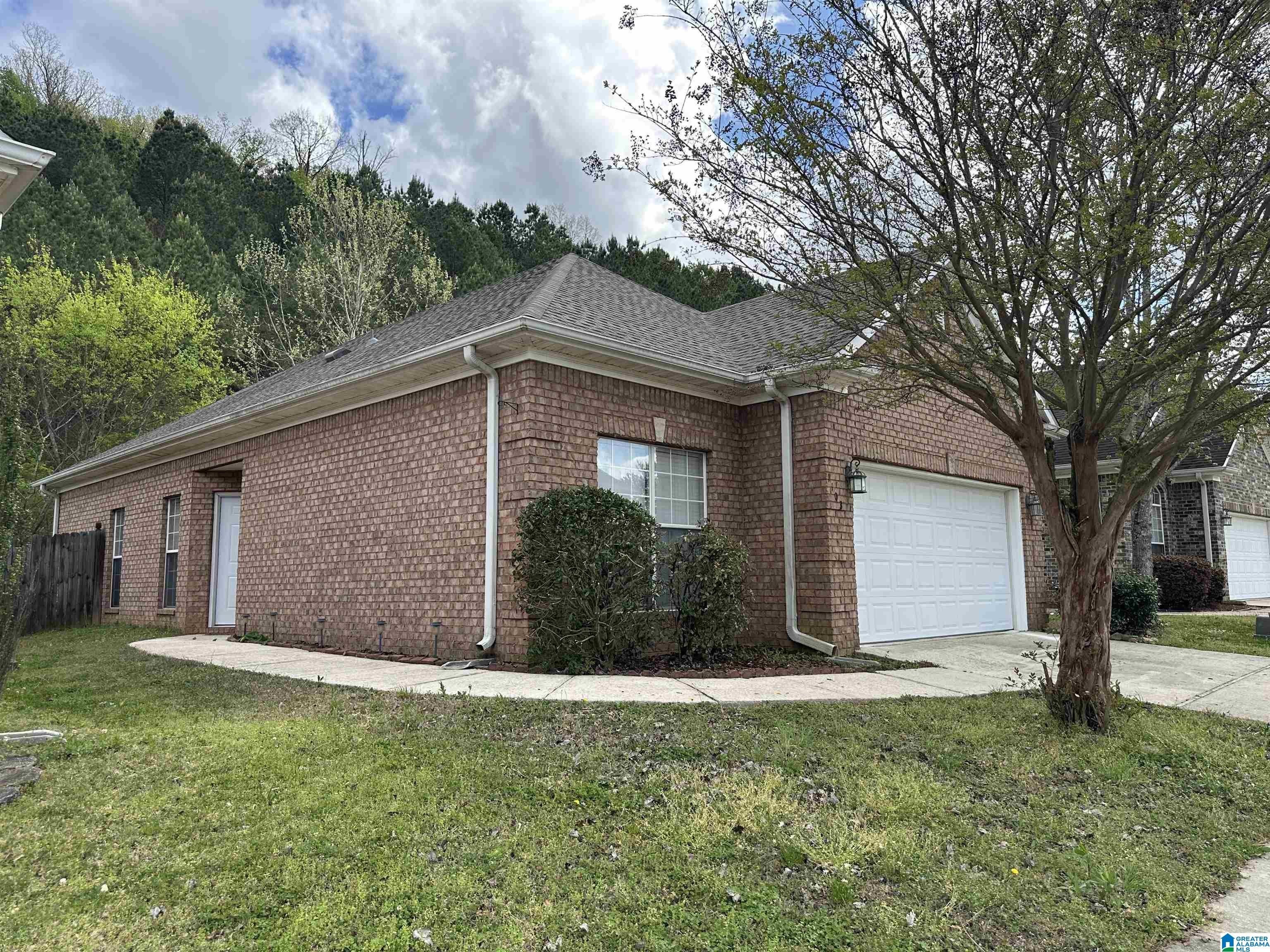 1103 Castlemaine Drive – photo 2