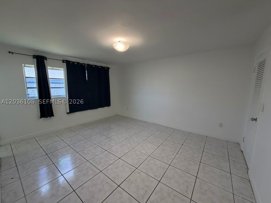 1885 NE 121st St – photo 5