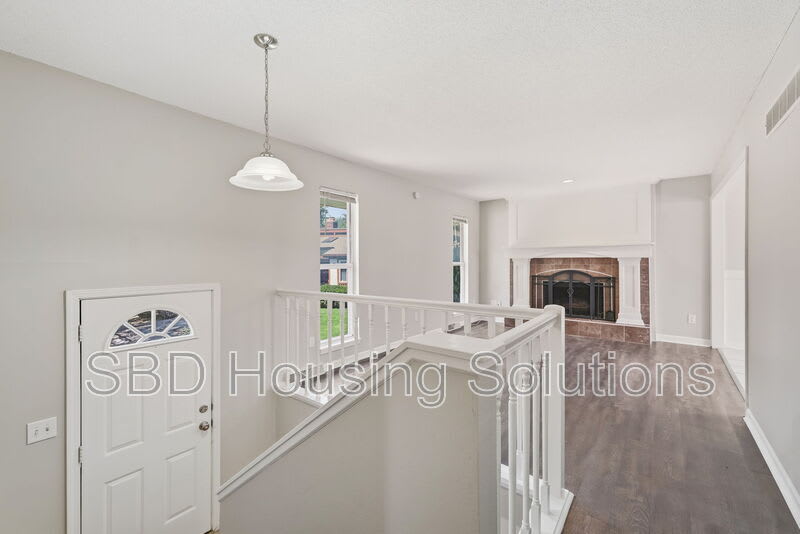 512 NE Weathervane St – photo 3