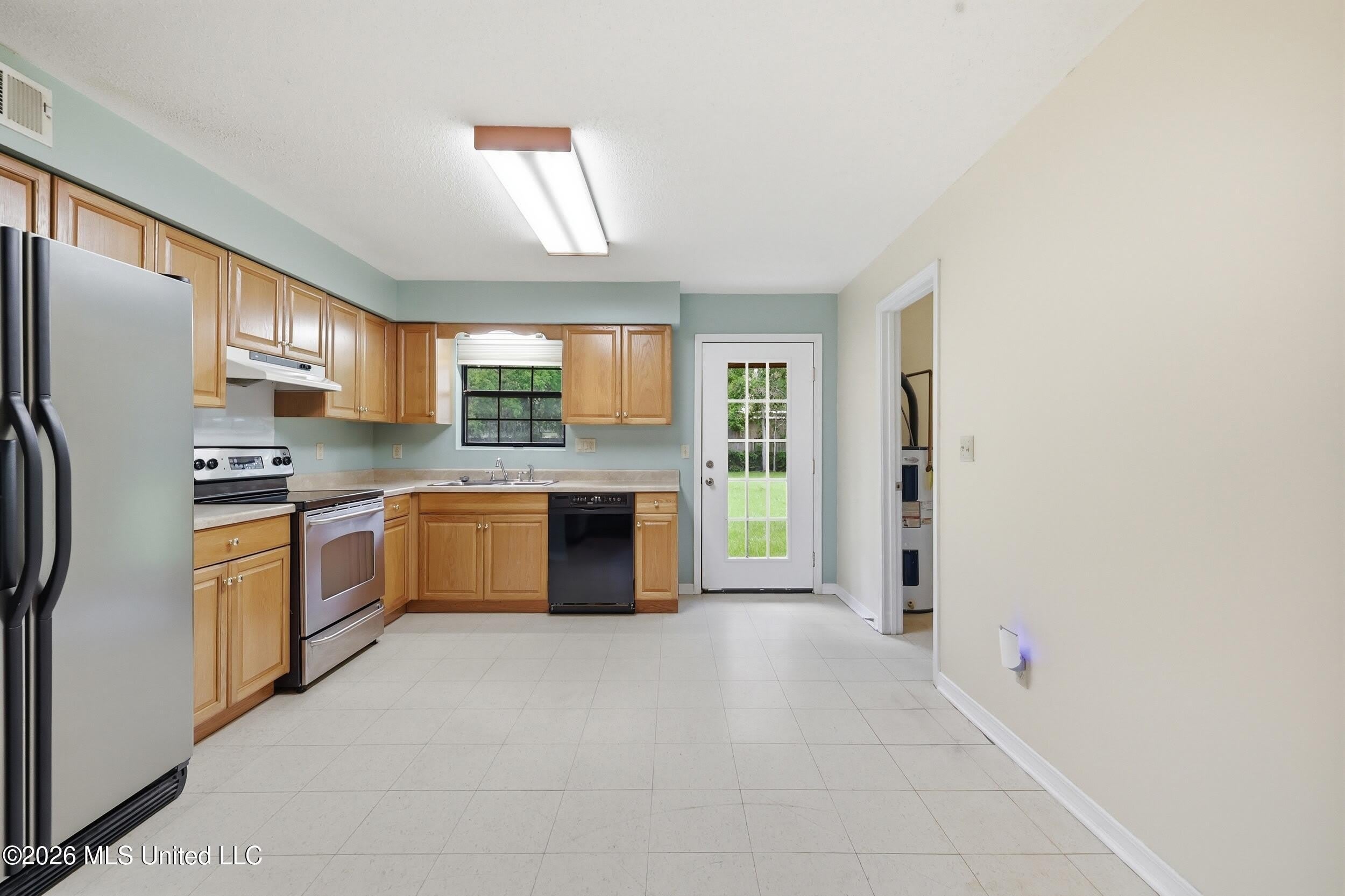 815 Amar Street – photo 4