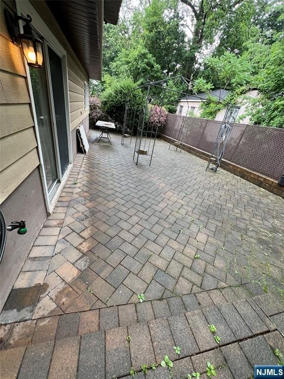 653 Maple Avenue – photo 4