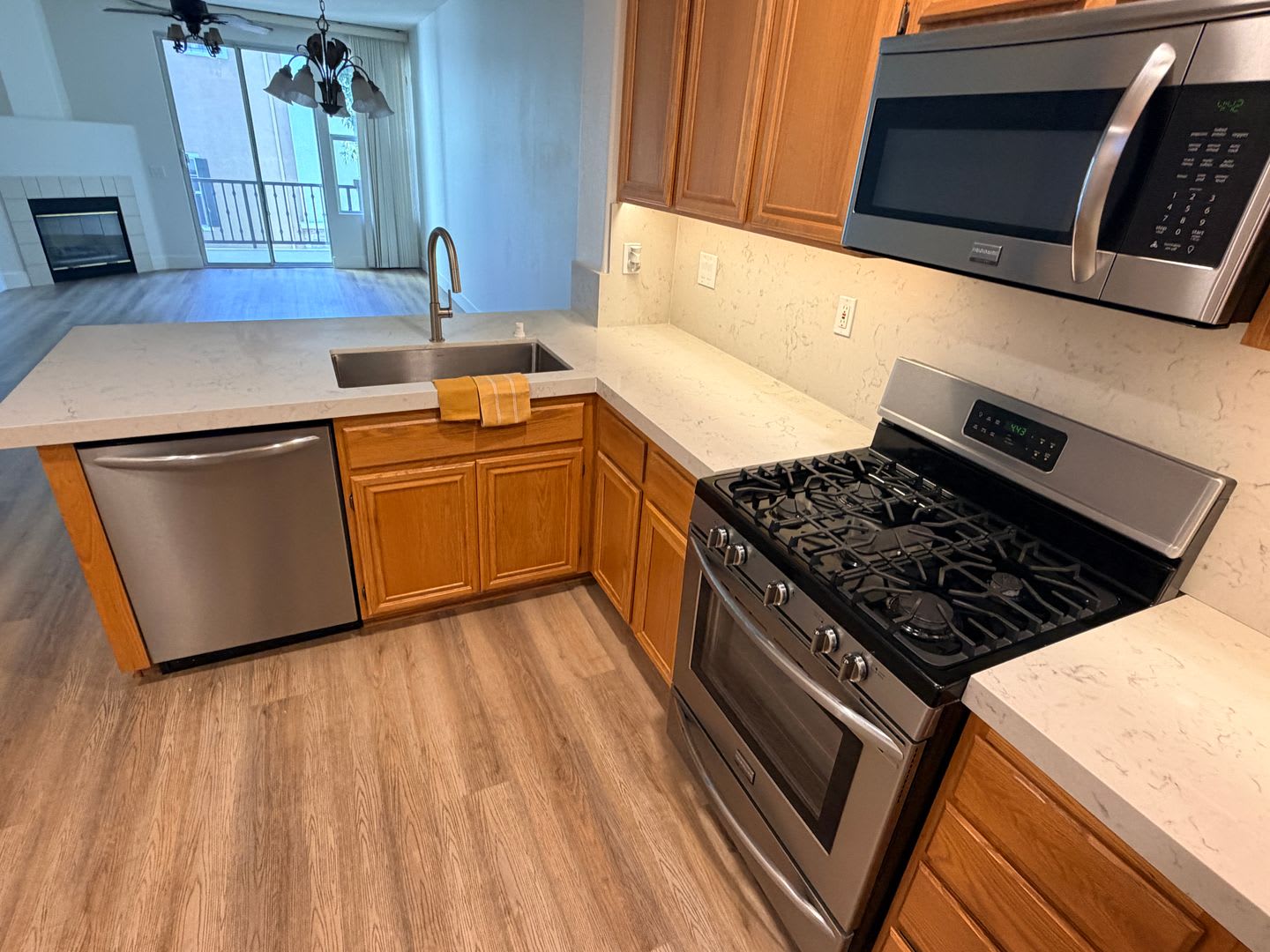 Move in special $500 off 1st months rent – photo 4