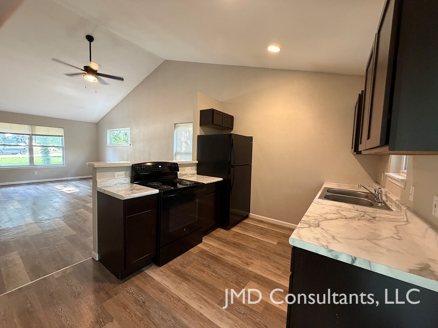 1331 Valley Creek Ln – photo 3