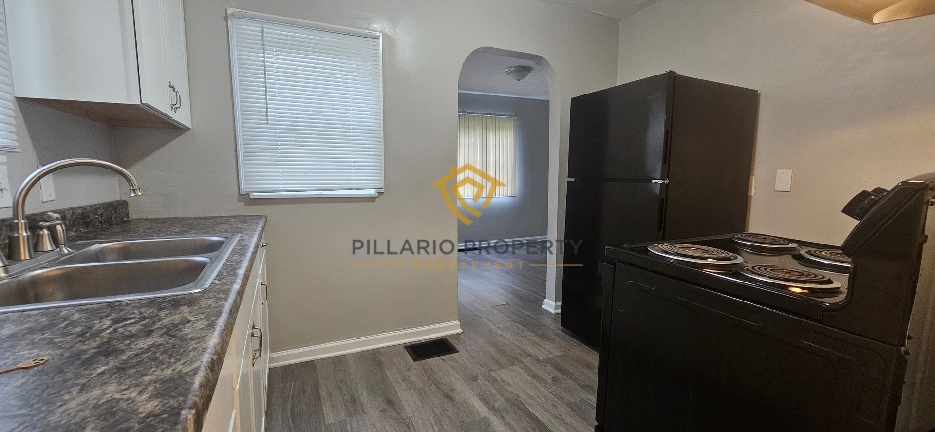 Charming and Updated 2-Bedroom with Detached Garage Available NOW! – photo 5