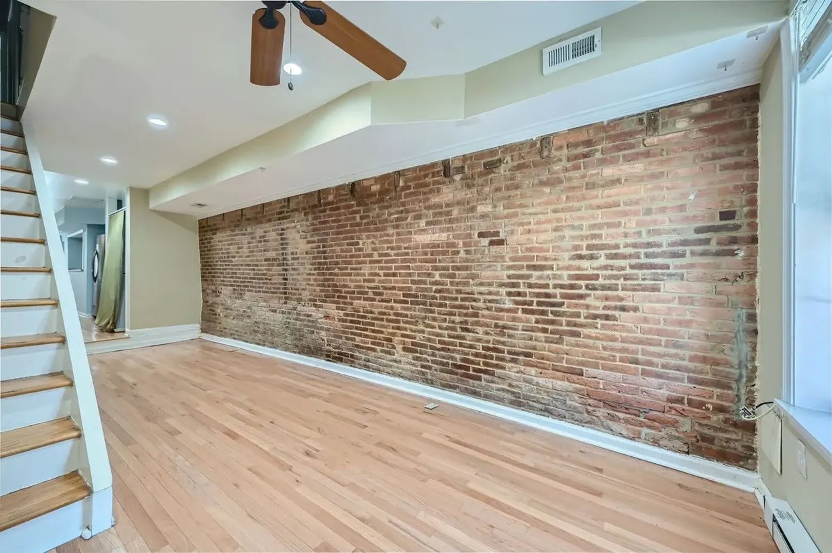 Charming Baltimore Rowhome with Exposed Brick & Private Patio – photo 3