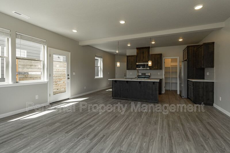 8711 NE 43rd PL – photo 3