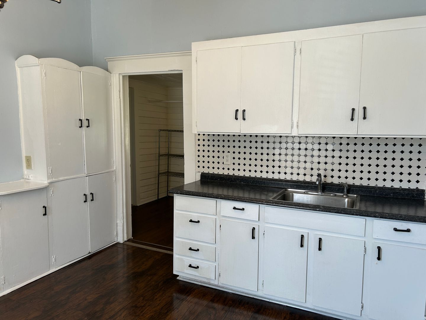 Cozy Three Bedroom Home Near Plaza Midwood! – photo 5