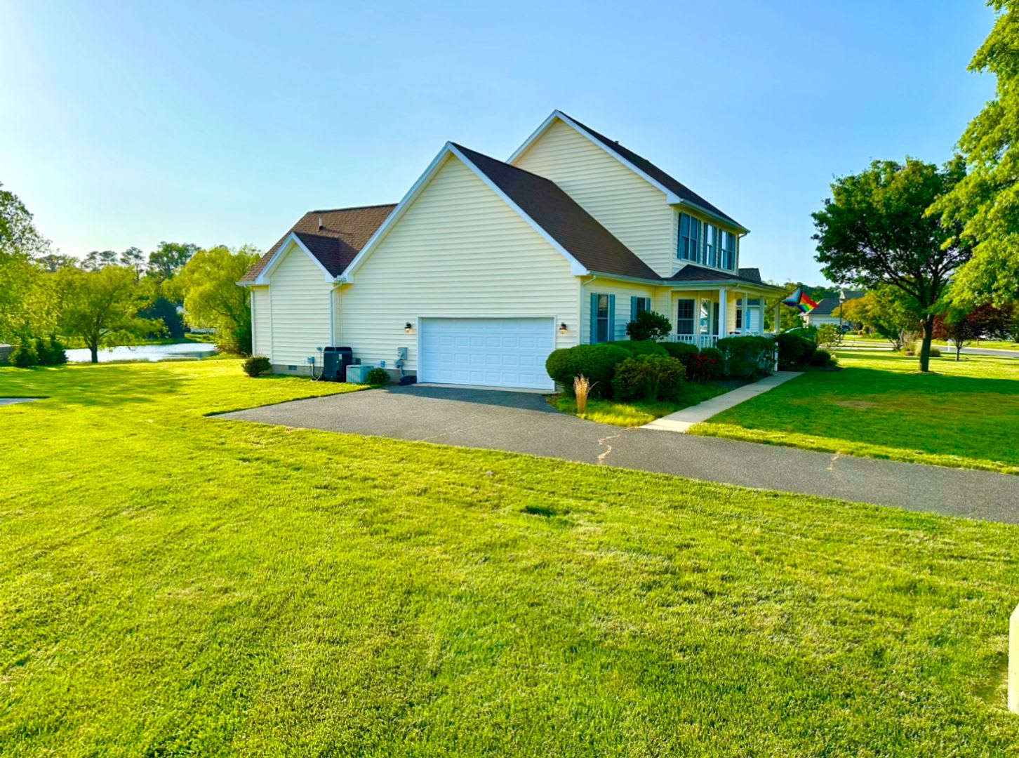 Waterfront Home along Country Club Rd. in the amenity rich private community of Kinsale Glen. – photo 2