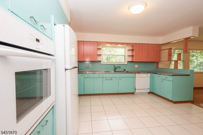 681 Easton Ave – photo 5