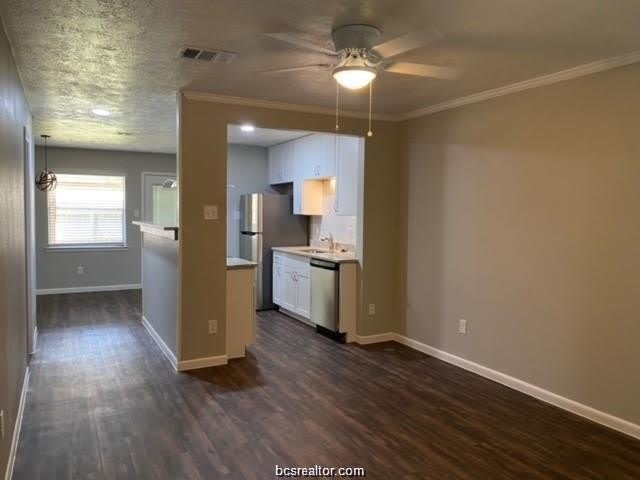 1401 Airline B Drive – photo 2