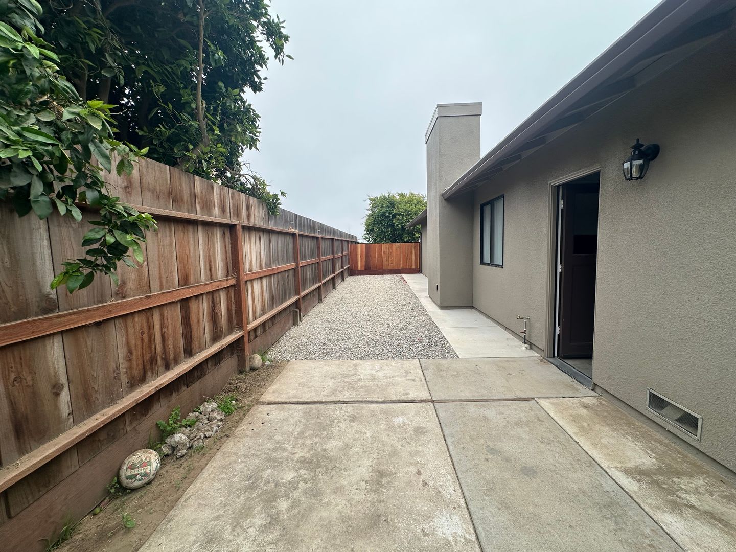 Spacious 3-Bedroom Home with Large Yard, 2-Car Garage & Modern Updates! – photo 3