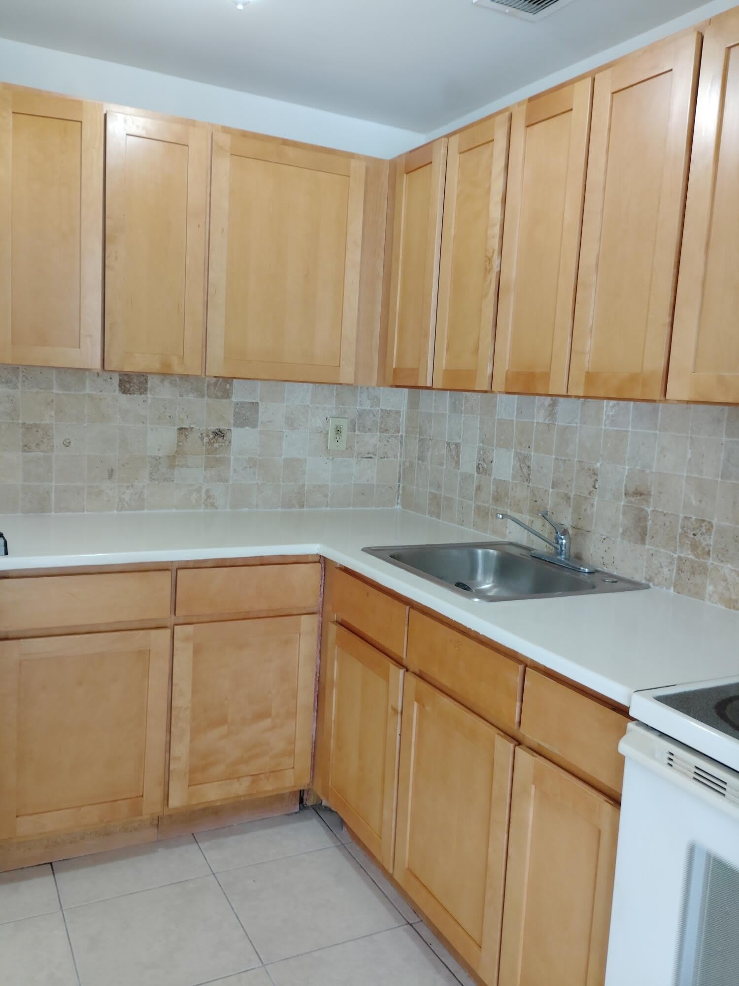 407 EXECUTIVE CENTER Drive – photo 5