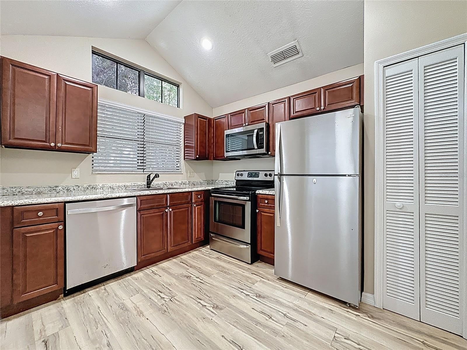 5392 ROCKING HORSE Place – photo 3
