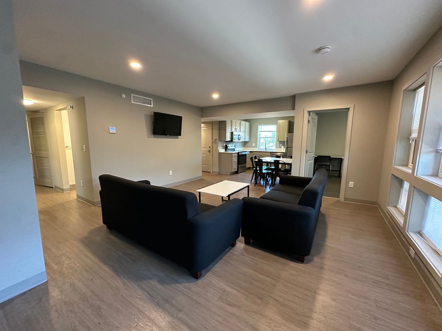 126 College Ave – photo 2