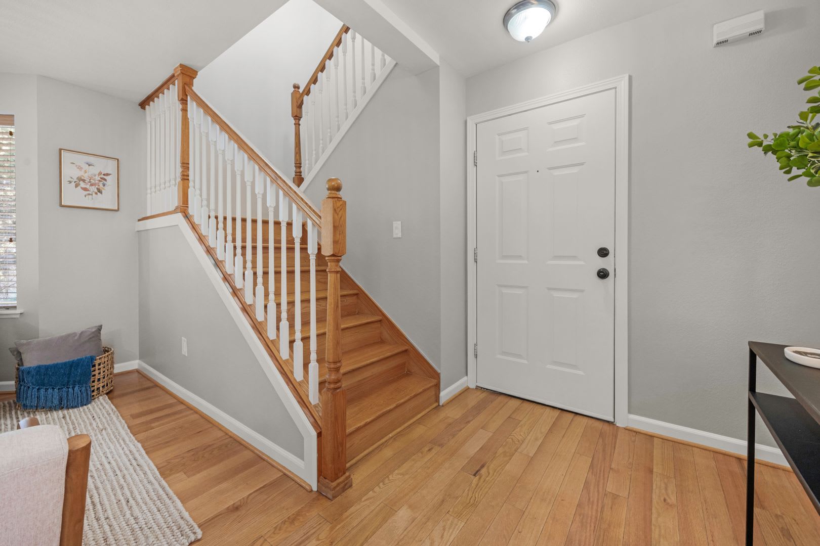 Spacious Townhome with 2 Car Garage – photo 2