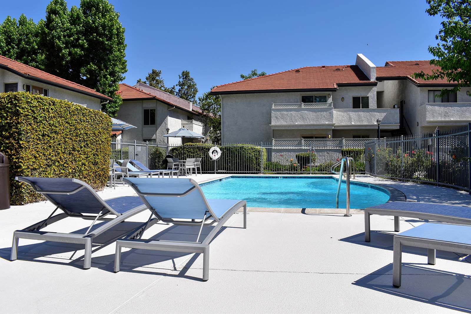 Americana Simi Apartments – photo 3
