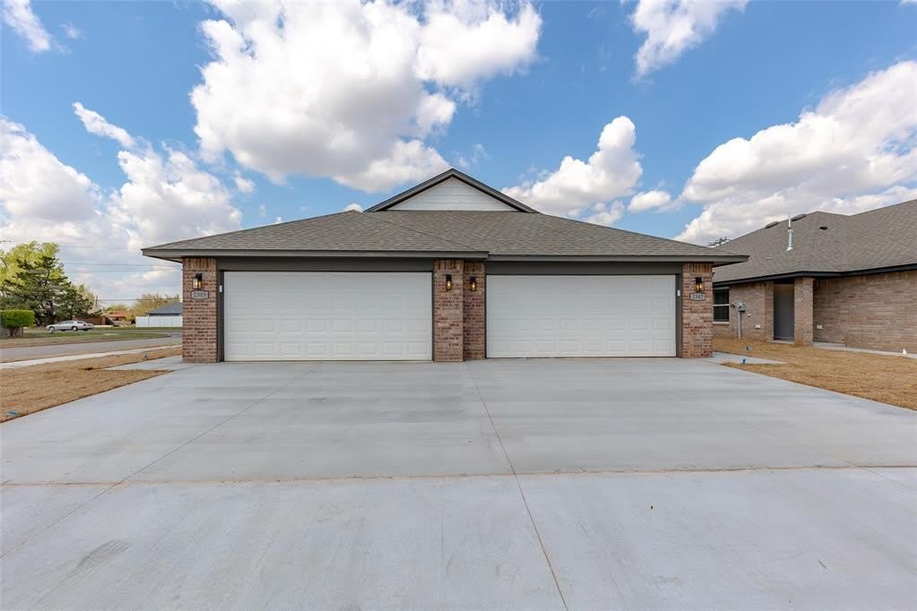 2324 SW 90 Place – photo 1