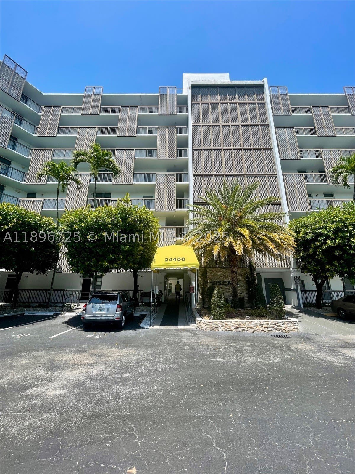 20400 W Country Club Dr – photo 1