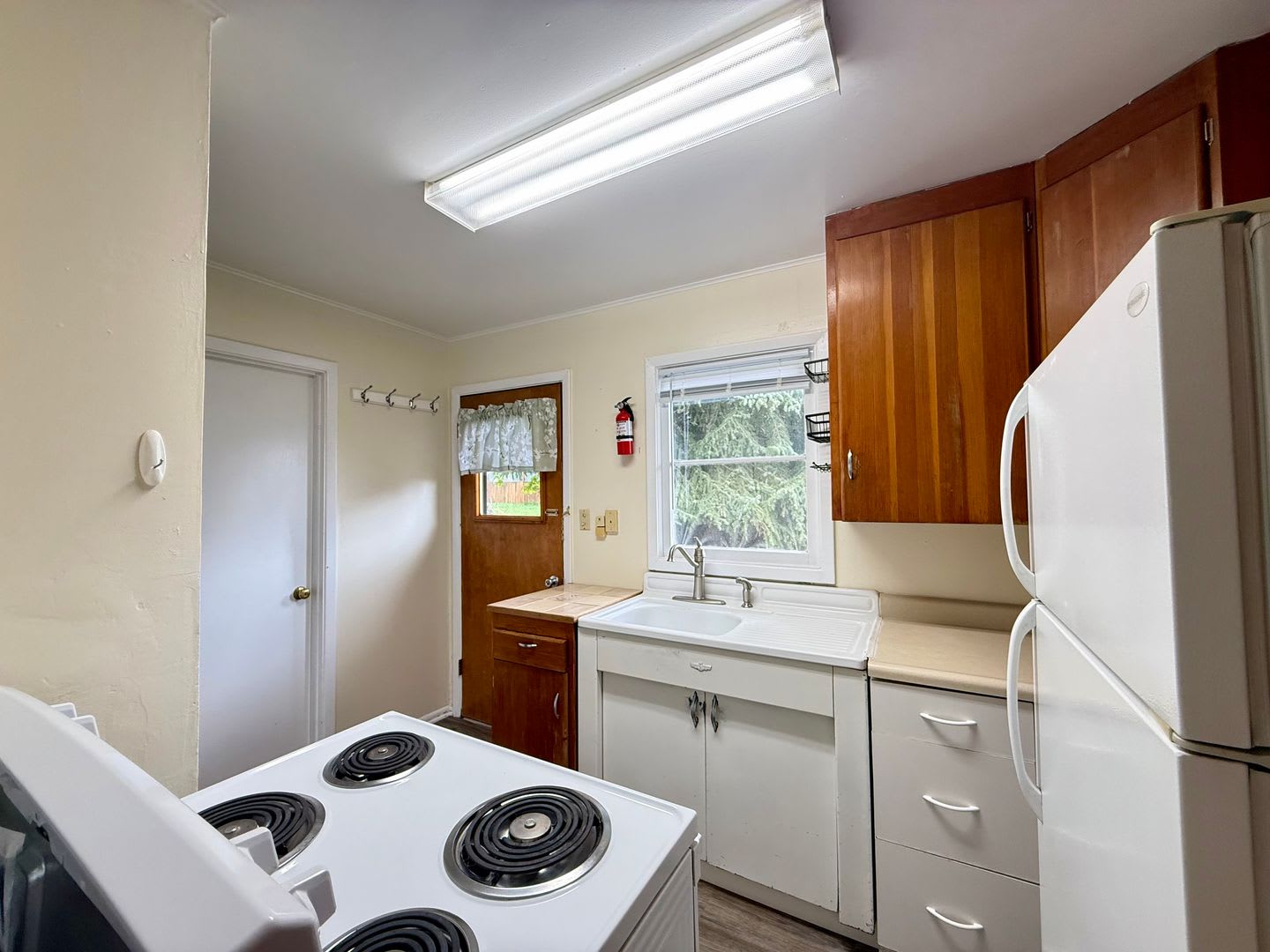 502 F Ave – photo 5