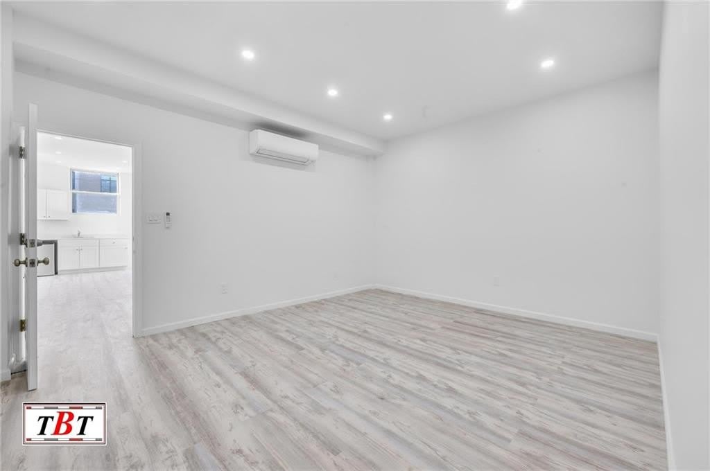 1009 E 35th Street – photo 1