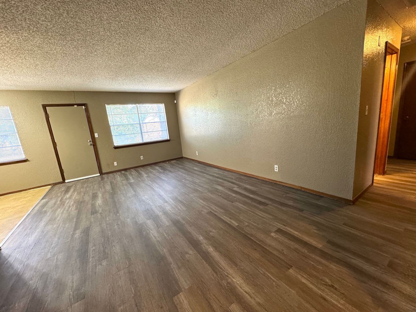 Adorable 3 bedroom 1.5 bathroom located in Tulsa Ok – photo 3