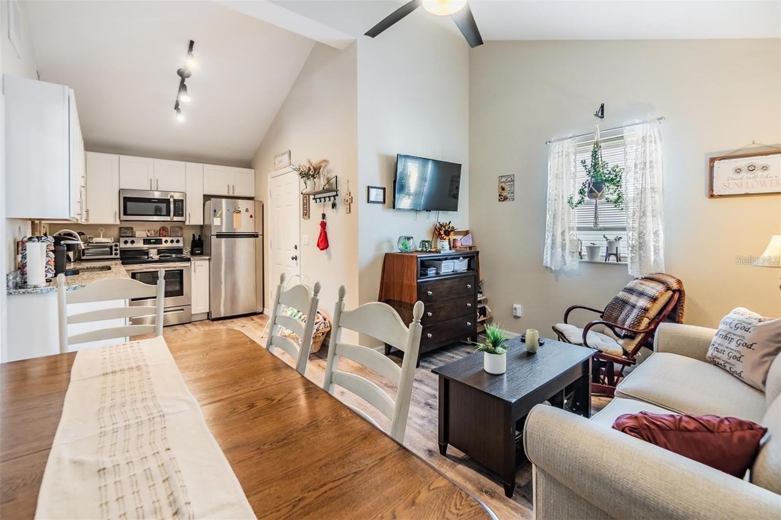 1265 JADE Place – photo 4