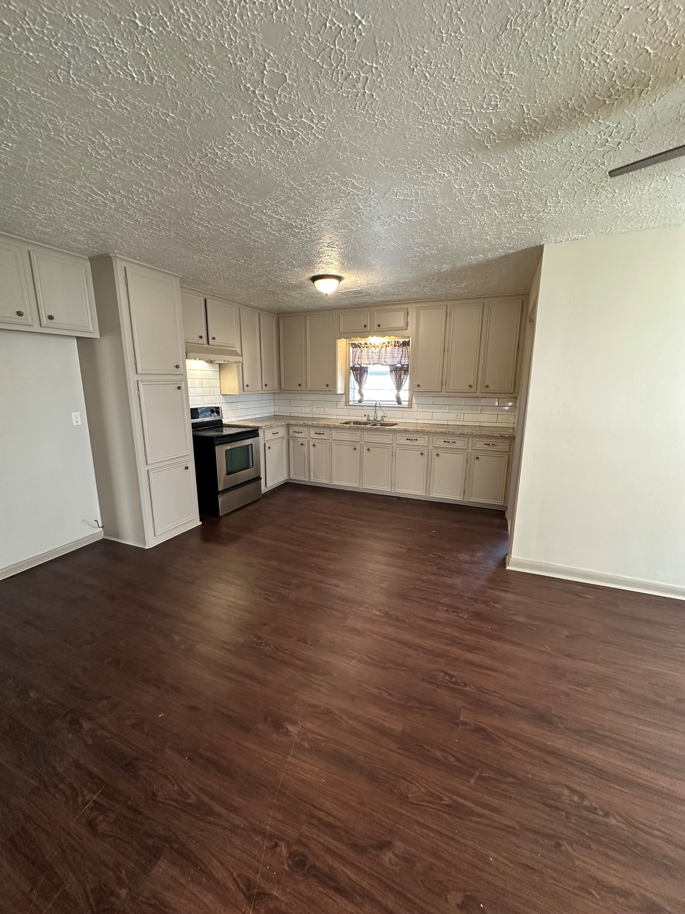 5561 Father Jaron Street – photo 3