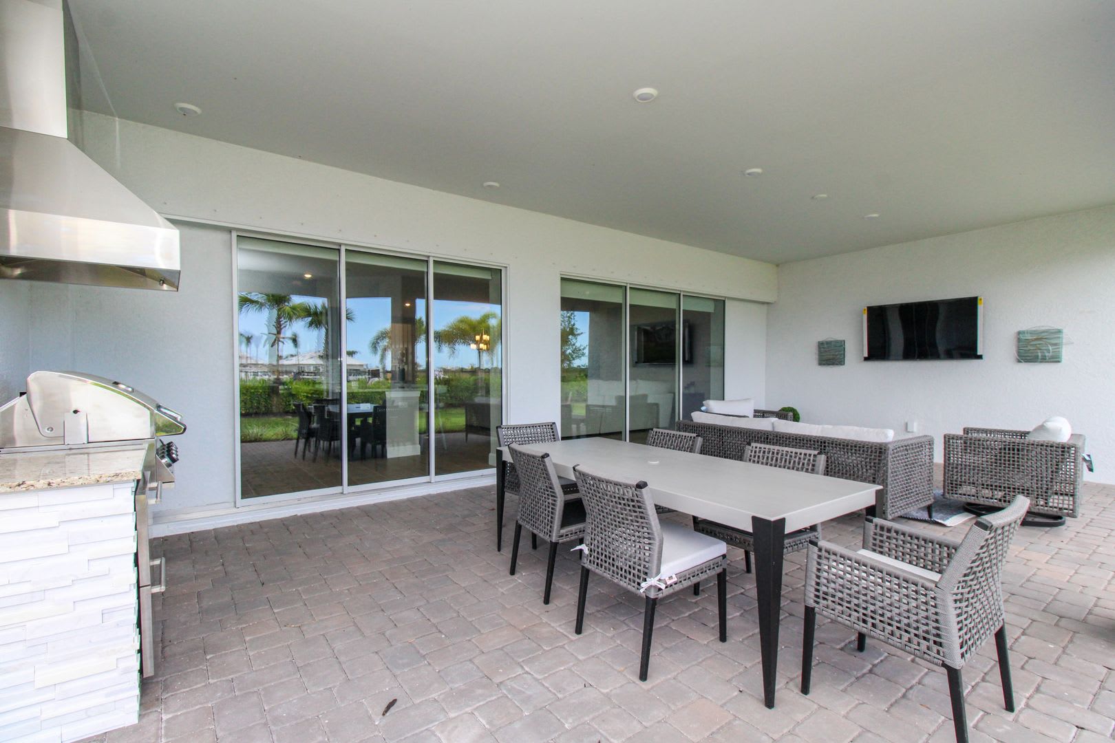 Brand New 4 Bed 3 Full Bath Beautiful Single Family Home In Amazing Esplanade By The Islands Seasonal See Rates Below – photo 3