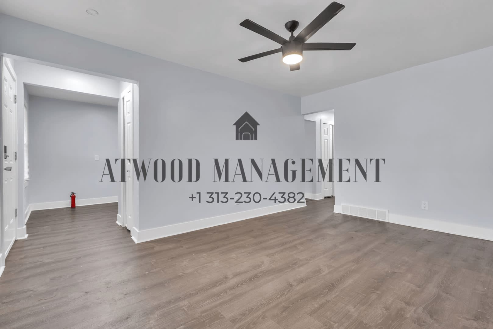 This beautifully updated 3-bedroom, 2-bath single-family home is ready for move-in! – photo 4