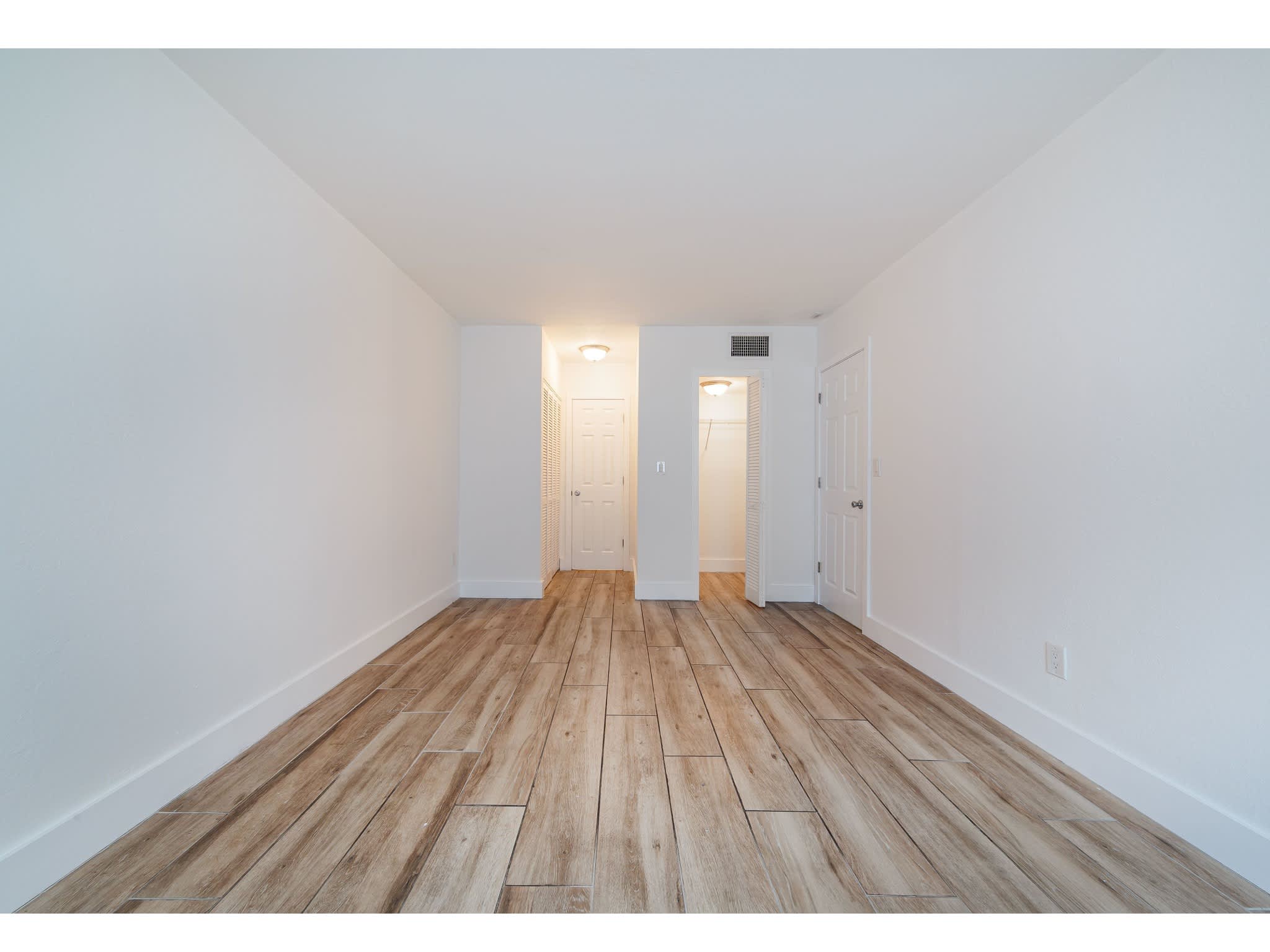 3611 Oak Av 3611 Miami Fl 33133 – photo 4
