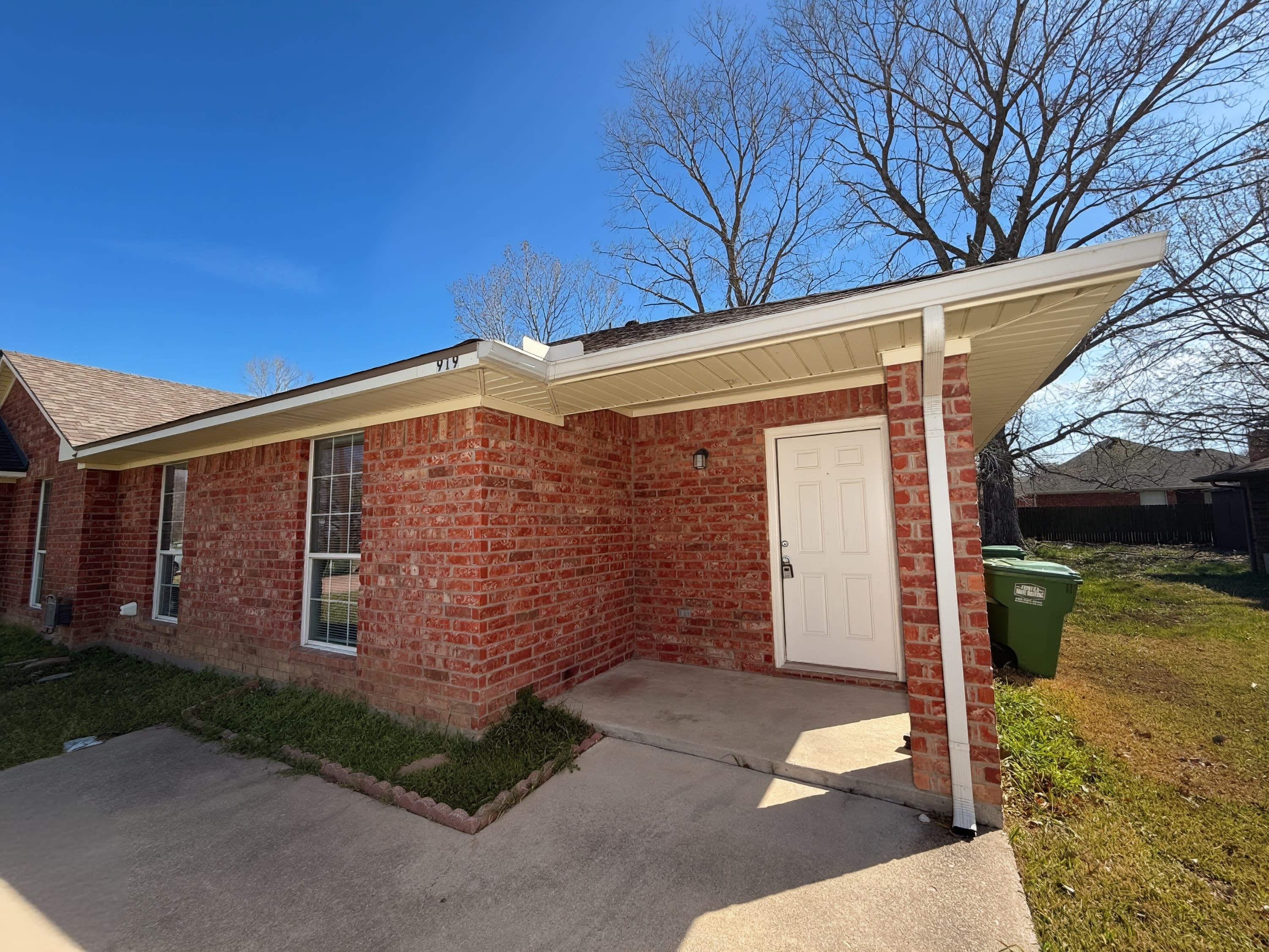 931 Farmington Road – photo 1