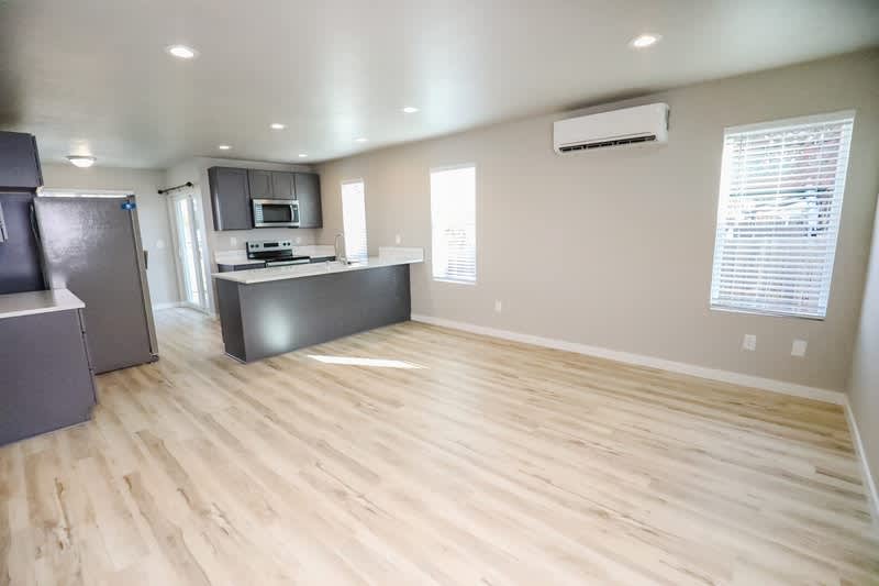 1107 East Decatur Avenue 1 – photo 2
