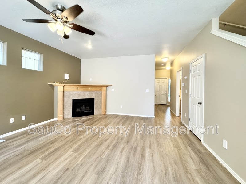 4572 Southeast Olivewood Street – photo 5