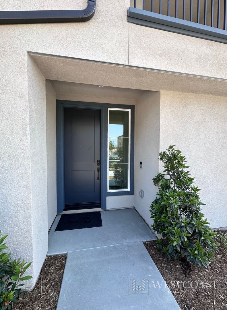 Modern Eastvale Home with Solar, EV Battery Backup & Resort-Style HOA Amenities – photo 3
