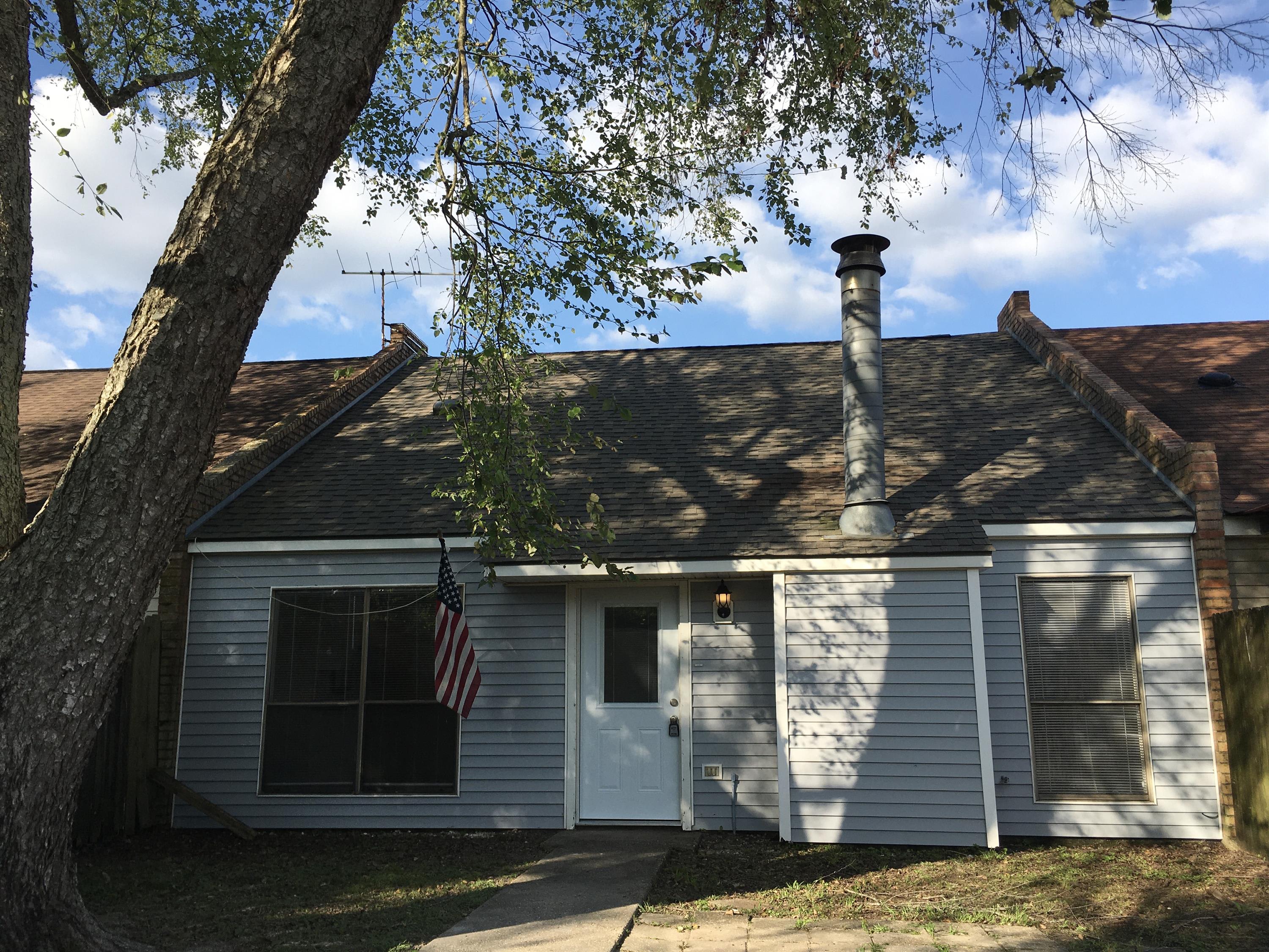 8714 PECAN TREE DR – photo 1