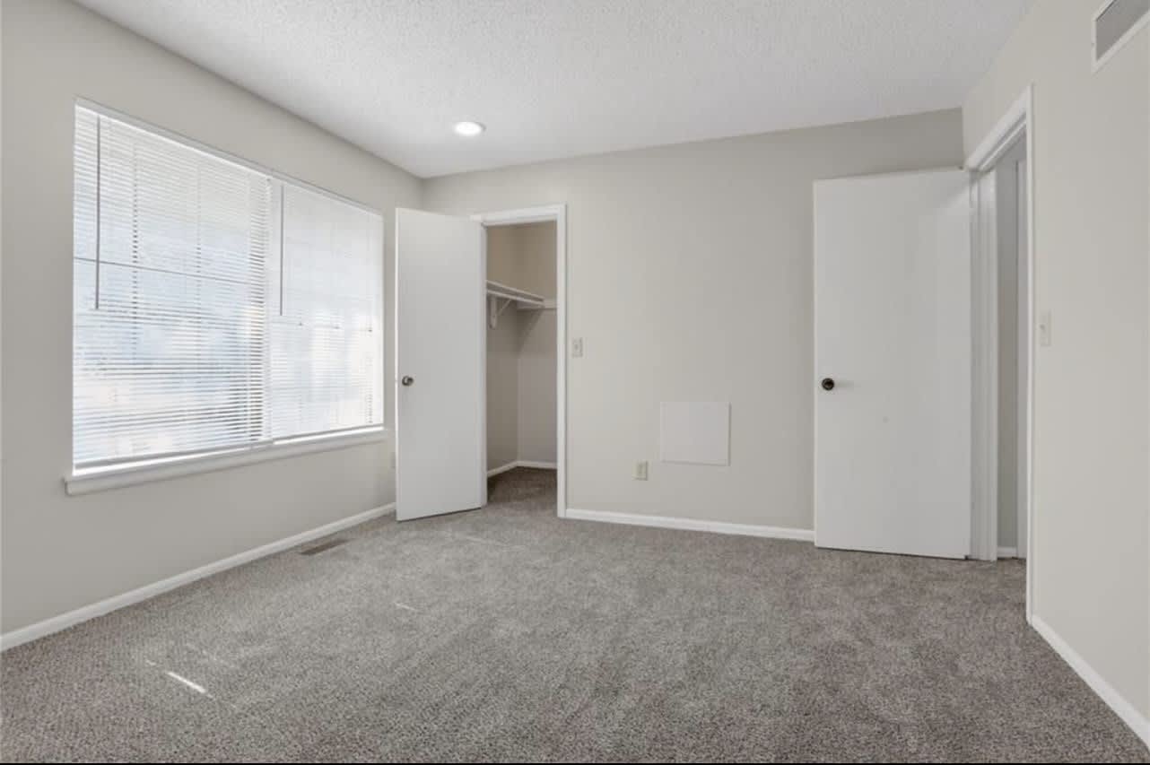 7806 N Oregon Ave – photo 5