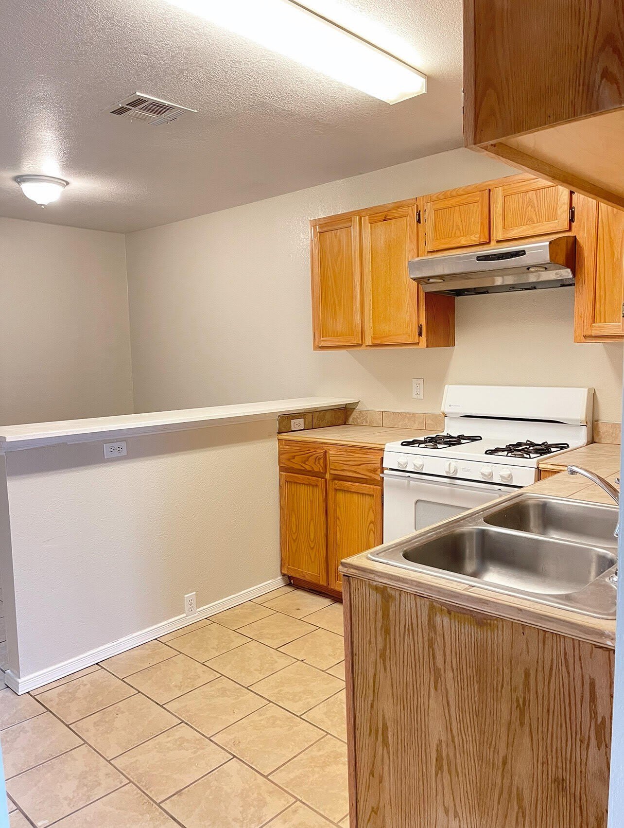 4024 MOONLIGHT Avenue – photo 2