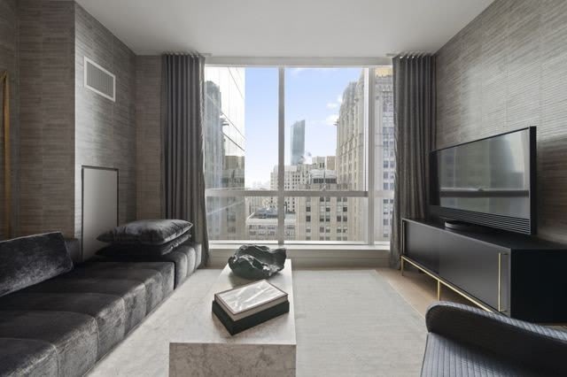 400 Park Avenue S – photo 2